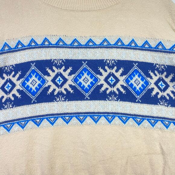 Winter Holiday Sweater by Active USA - Size Large - Picture 4 of 9